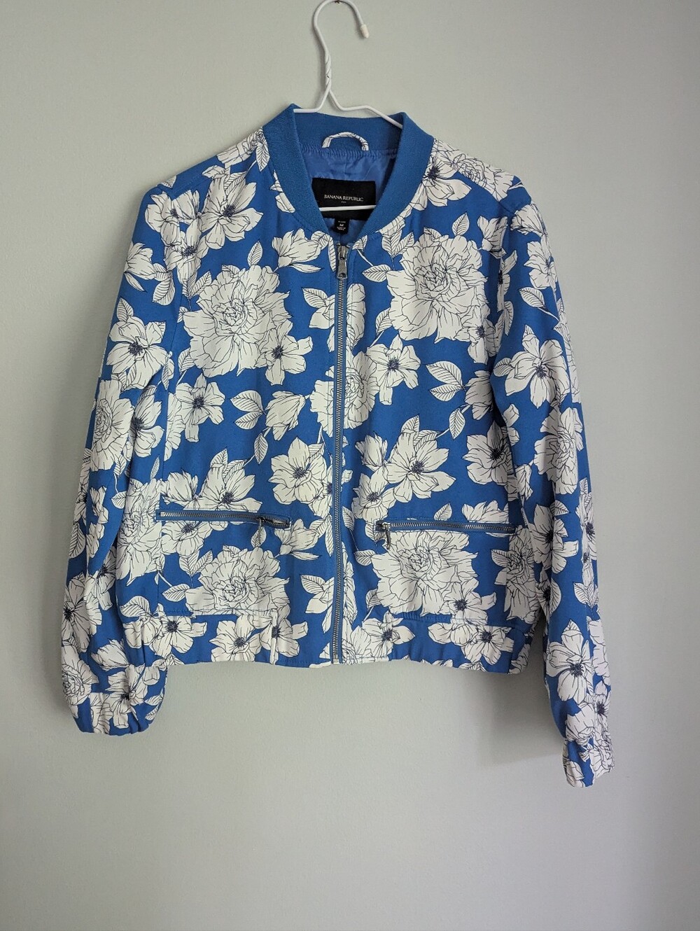 Banana Republic Wms Medium Petite Bomber Jacket Floral Printed Blue White Lined